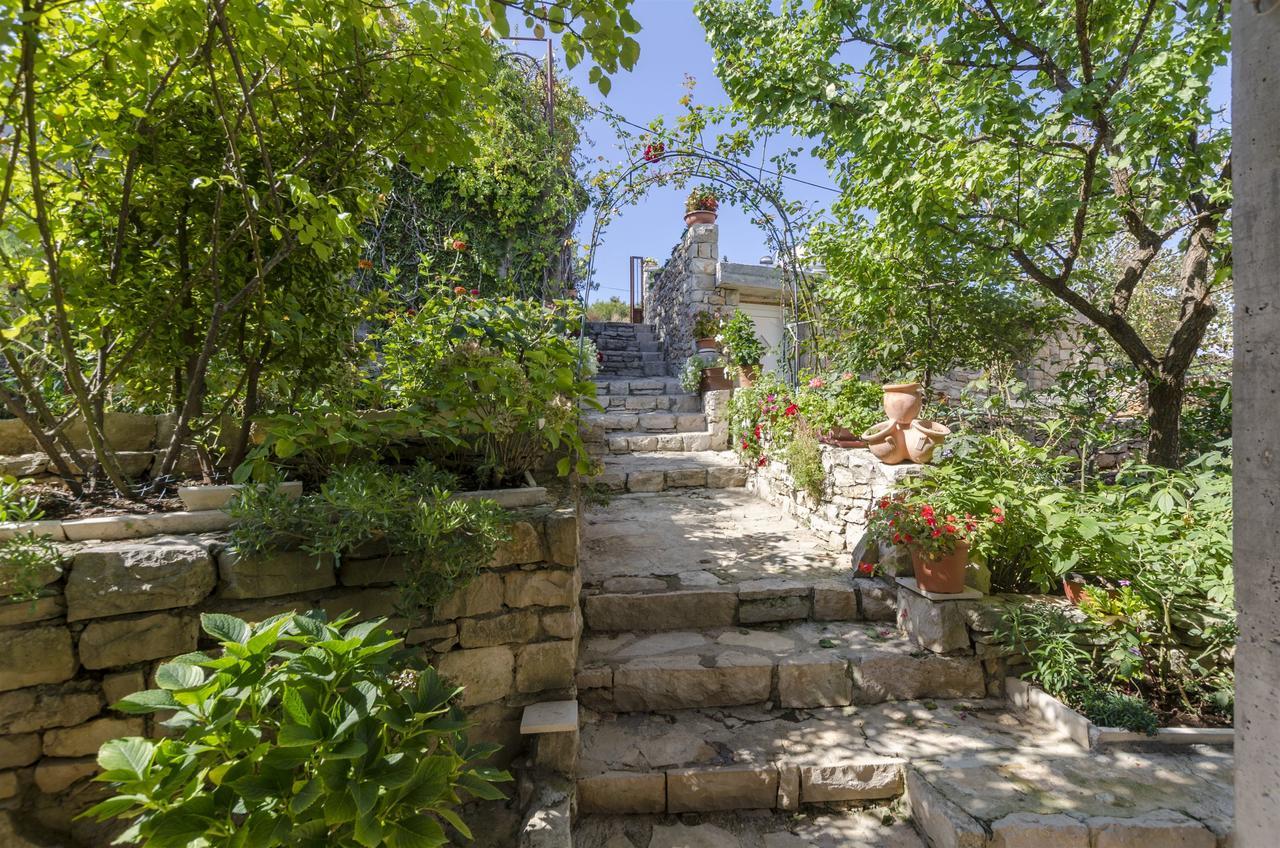House Fanita Villa Splitska Exterior photo